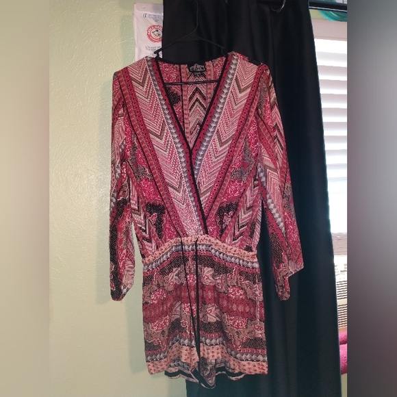 Angie Romper. - Picture 1 of 5